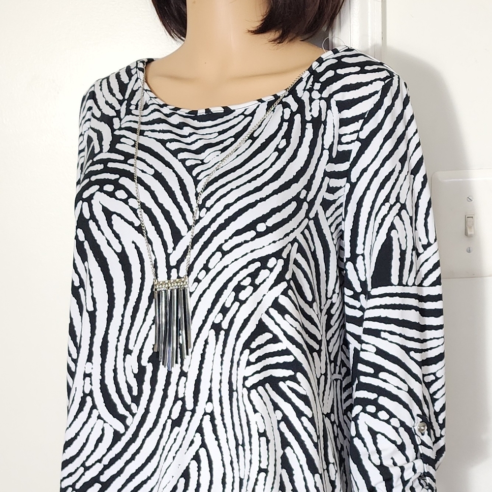 AB Studio Black Tunic with Graphic Relaxed Style